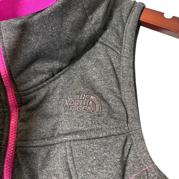 The North Face Women’s Quilted Gray and Pink Vest- Size XS - Picture 2 of 7